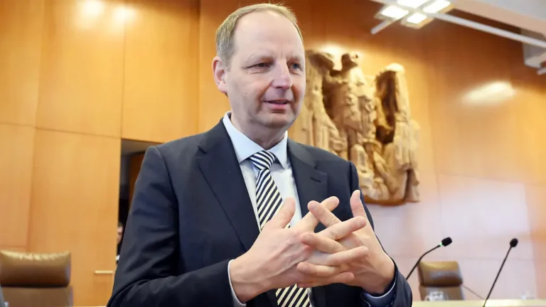 Nach zu schnellem Heizungsgesetz: Karlsruhe entscheidet über Entschleunigung von Gesetzen