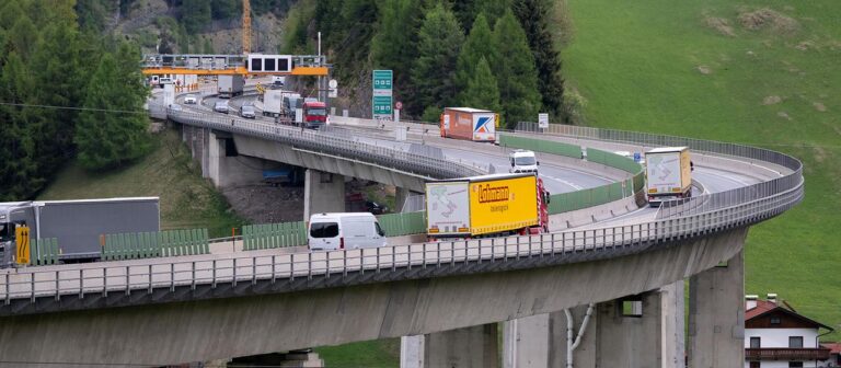 Klage von Italien: EU Generalanwalt hält Lkw Blockabfertigungen für zulässig