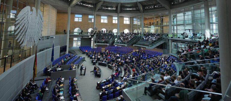 Bundestag beschließt Gesetz zur Entlastung von Ländern und Kommunen