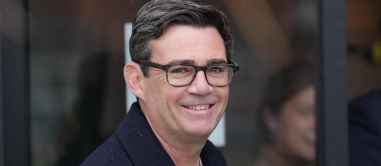 Regierungswechsel in London: Andy Burnham wird Labour Chef
