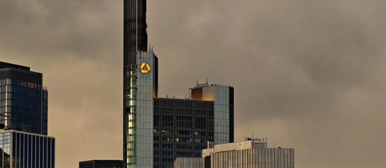 Commerzbank Aktionäre nehmen Übernahmeangebot der UniCredit an