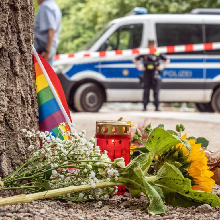 CSD in Berlin: Trauer und Entsetzen nach mutmaßlichem Anschlag