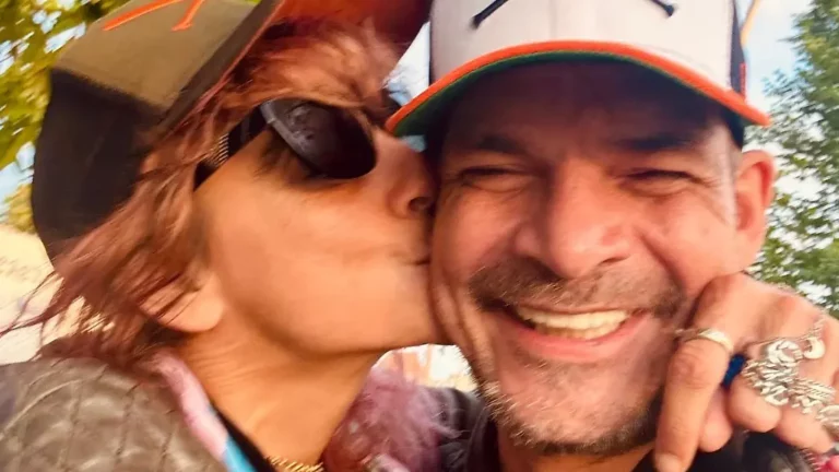 Neuanfang nach Skandalen: Uschi Glas Sohn Ben Tewaag hat sich verlobt