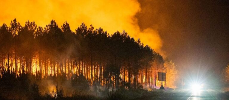 Waldbrände in Frankreich: Feuer nähern sich Bordeaux
