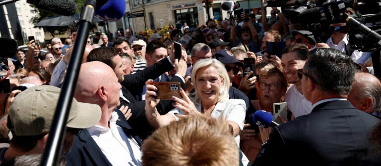 Le Pen im Wahlkampf: Weitermachen, als sei sie freigesprochen worden
