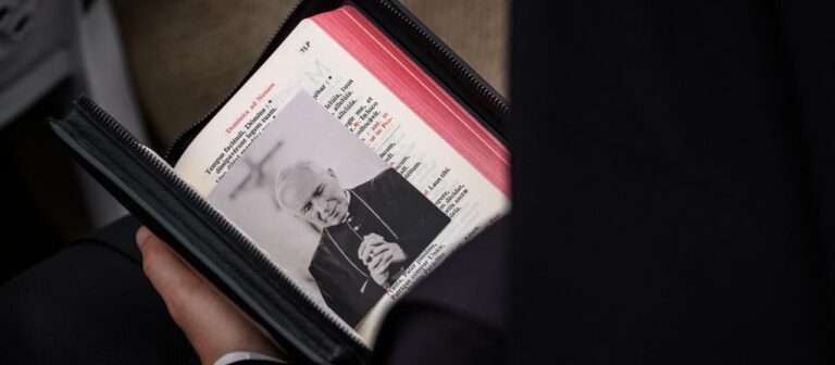 Bischofsweihe in der Schweiz: Piusbrüder suchen den Konflikt mit dem Papst