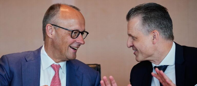 Frei als Fraktionschef: Stühlerücken für mehr Stabilität in der Union?