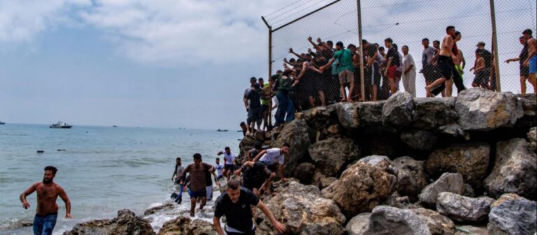 Spanische Exklave Ceuta fordert wegen Migranten Militäreinsatz