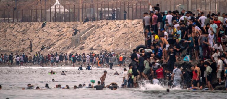 Medien berichten von mehr als 40 000 Migranten in Ceuta