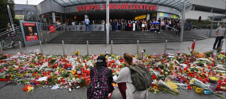 Zehn Jahre nach dem OEZ Anschlag: Hinterbliebene fühlen sich im Stich gelassen