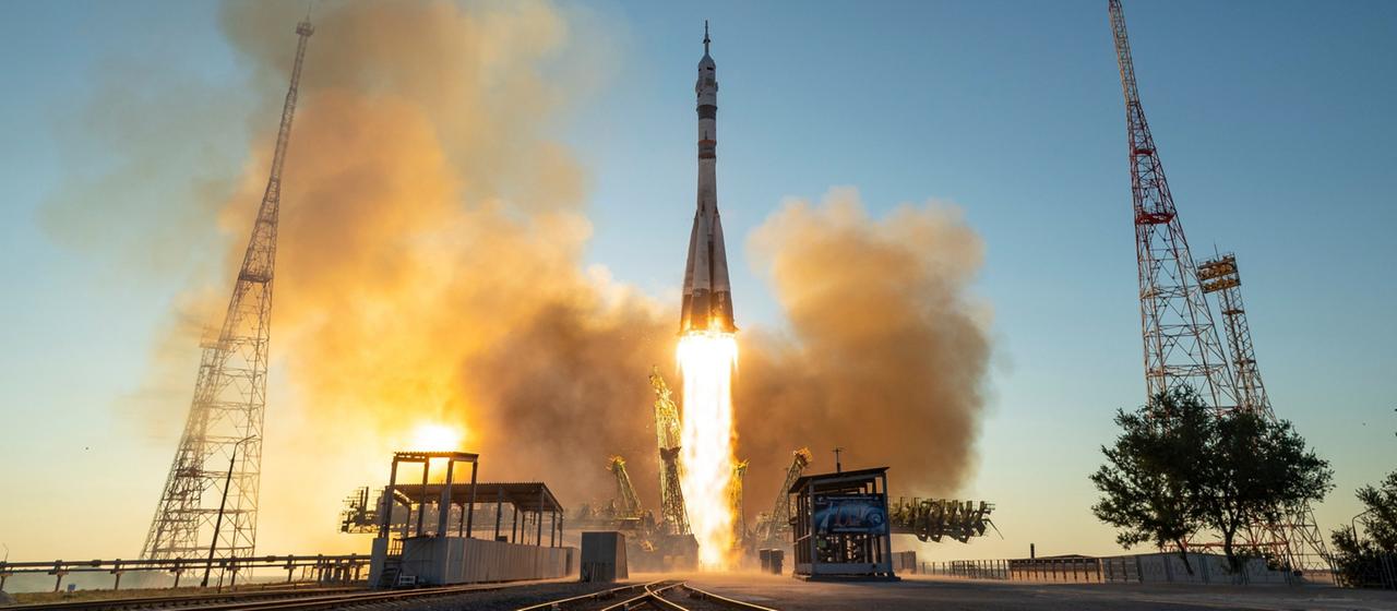 Weltraumpolitik: Raumfahrer aus den USA und Russland erreichen die ISS
