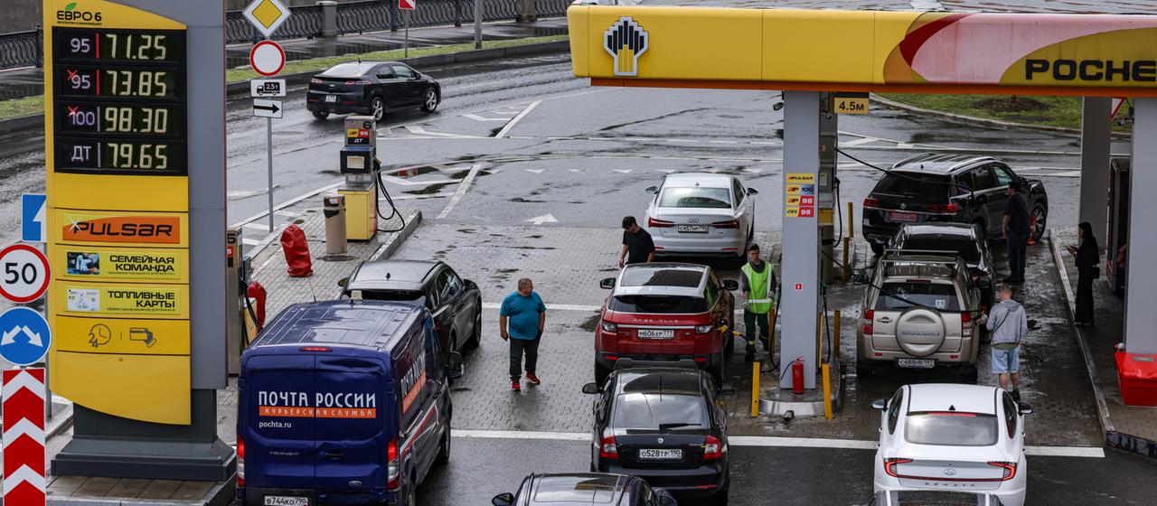 Kraftstoffkrise: Langes Warten an russischen Tankstellen