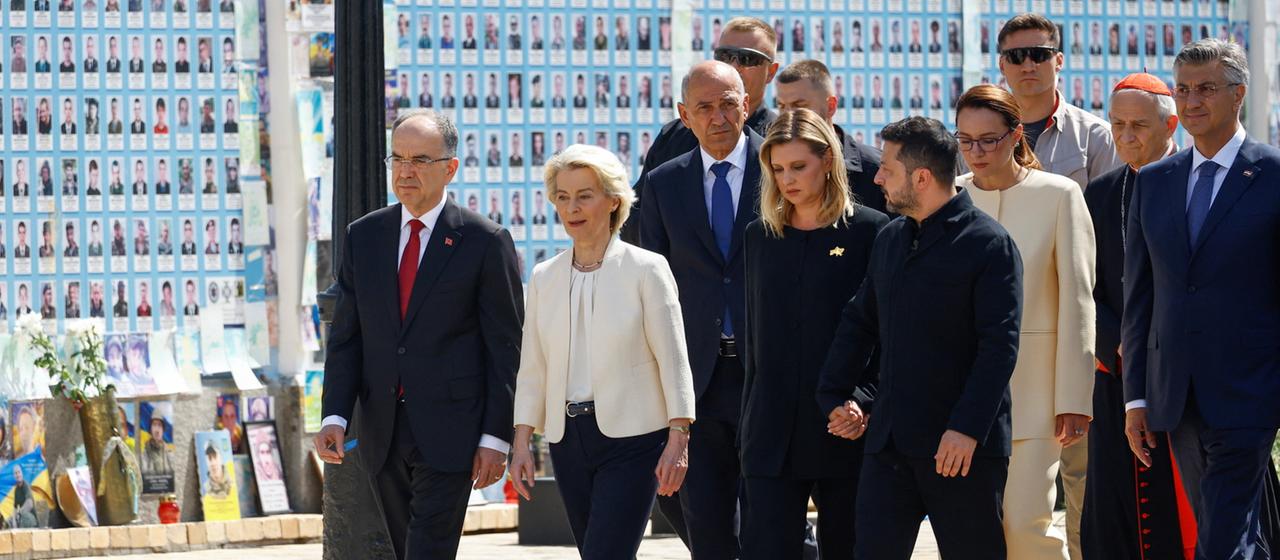 Von der Leyen und Selenskyj schließen Drohnenabkommen