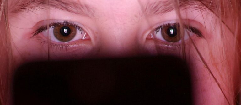 Frankreich beschließt Verbot von Social Media für Kinder unter 15 Jahren