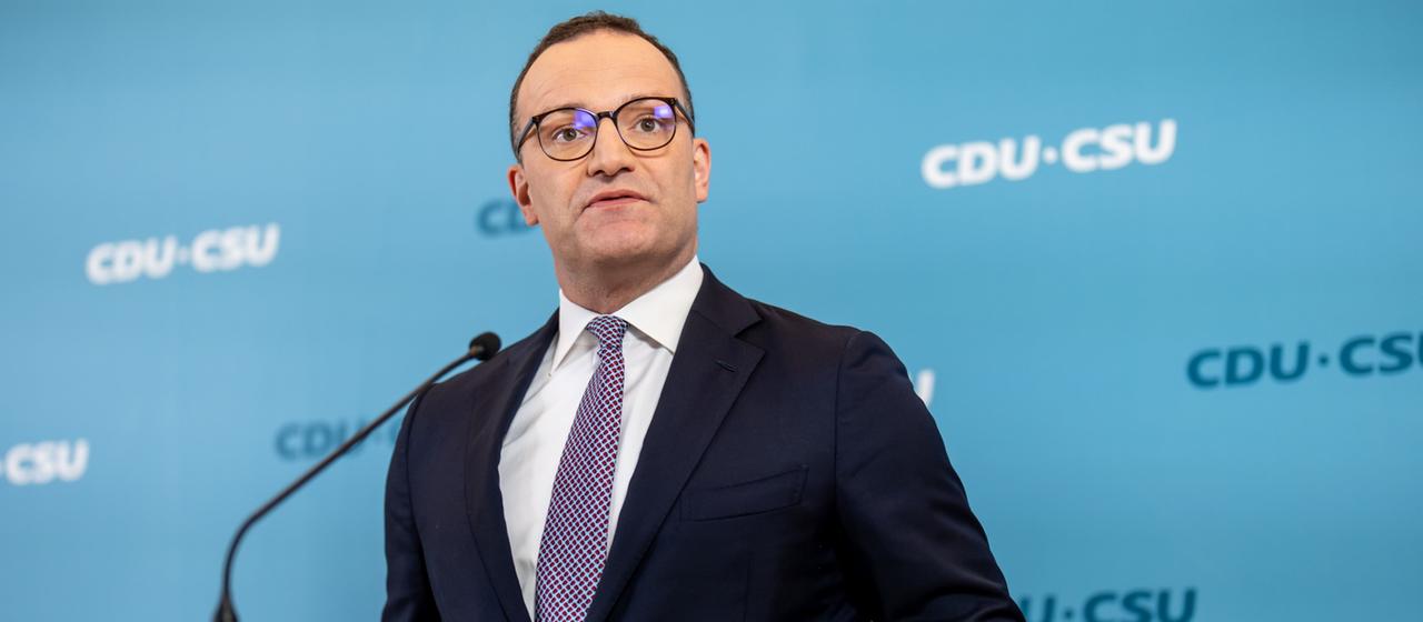 Jens Spahn von der CDU verteidigt Leihmutterschaft gegen Kritik