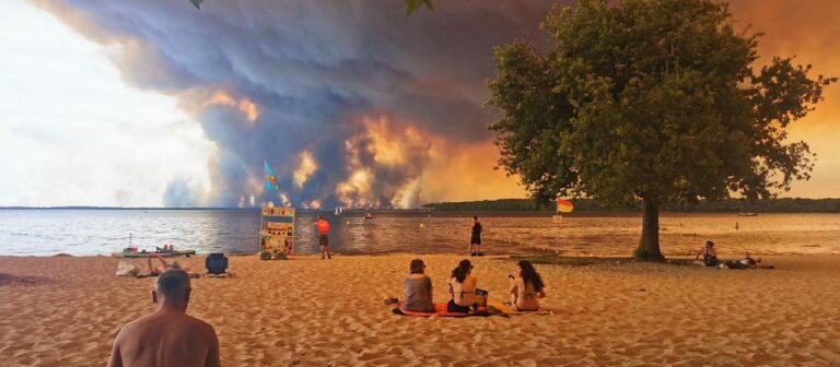 Waldbrände in Frankreich: Feuer bewegen sich auf Bordeaux zu