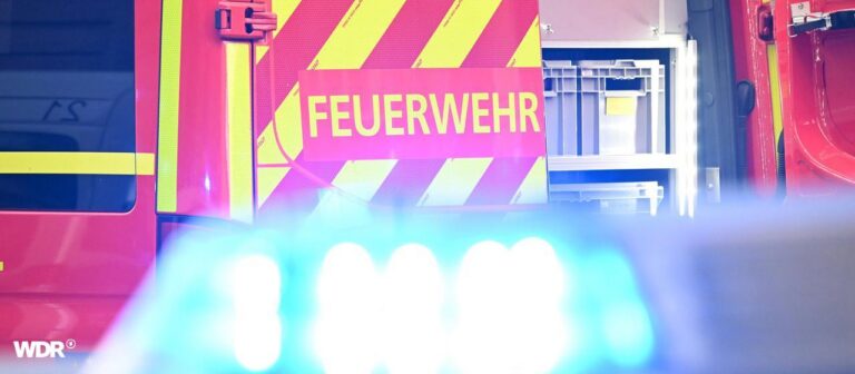 Nach Feuer: Bahnstrecke zwischen Düsseldorf und Köln gesperrt