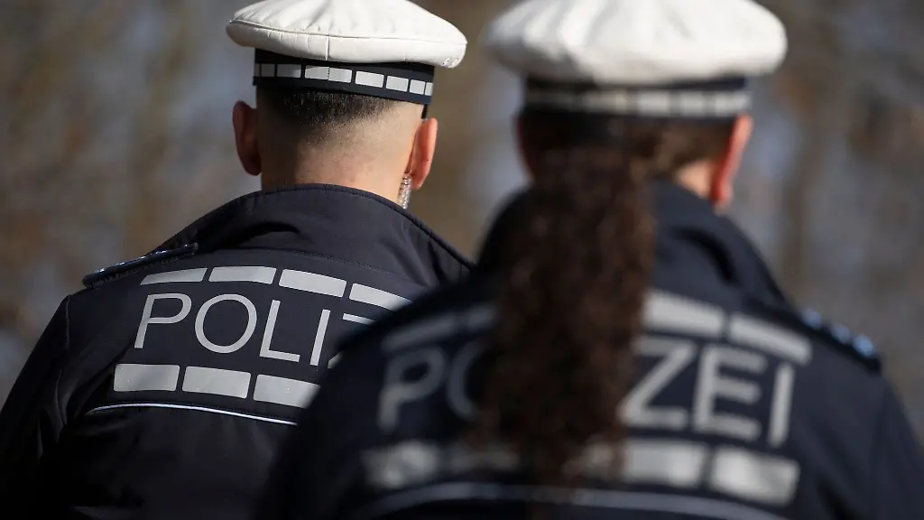 Razzien bei AfD Landtagskandidaten in Sachsen Anhalt wegen mutmaßlicher Mitglieder verbotener Gruppe?