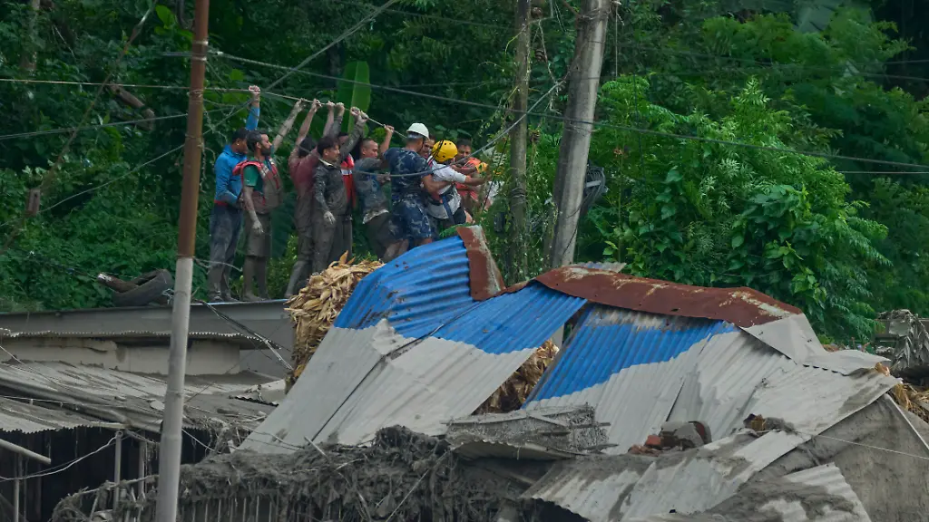 Zahl der Toten steigt: Überlebende: Sturzflut in Nepal war eine unvorstellbare Katastrophe