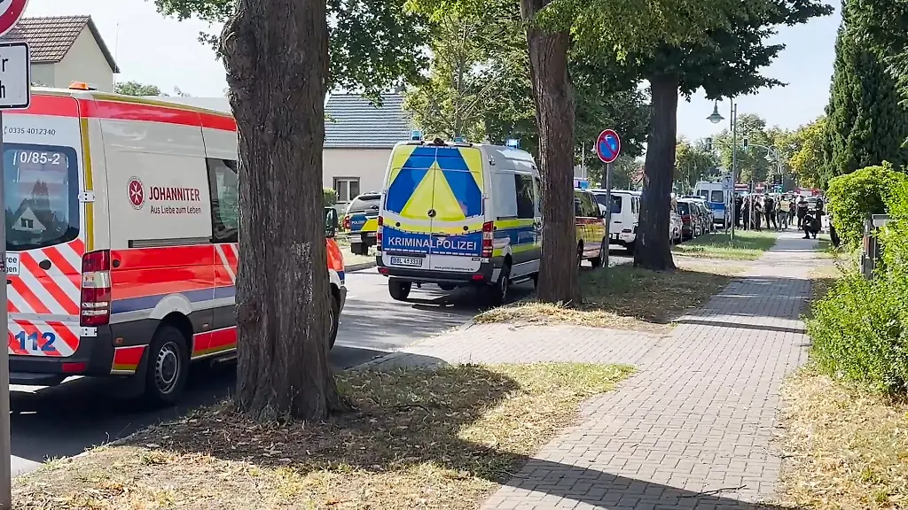 Alarm in Gosen Neu Zittau: Zwei Tote bei Beziehungstat an Schule bei Berlin, Täter festgenommen