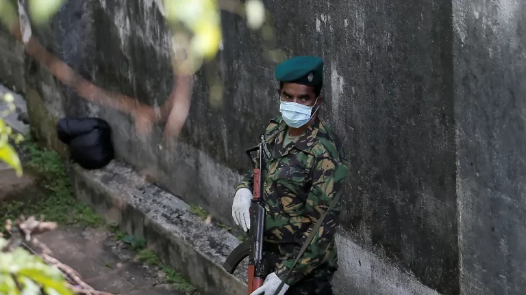 Militär soll für Ruhe sorgen: Sri Lanka erlebt erneut einen tödlichen Gefängnisaufstand