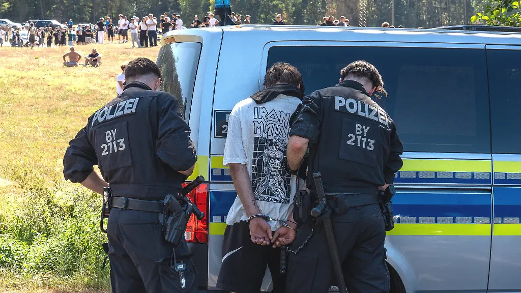 3500 Menschen auf Schanzenfest: Drachenlord Hater sorgen für Gewalt in Franken