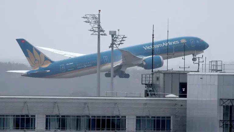 Flieger entging der Katastrophe: In Vietnam warnte Boeing schon kurz nach dem Start
