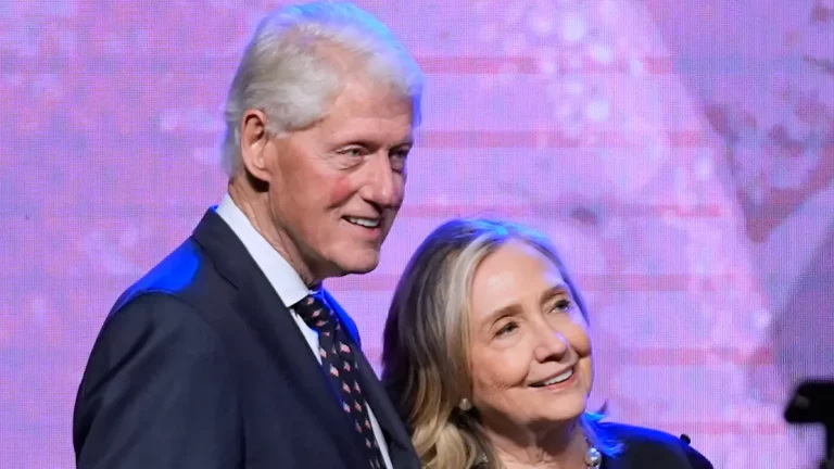 Intrigen, Affären, Skandale: Bill Clinton, das Stehaufmännchen der US-Politik, wird 80