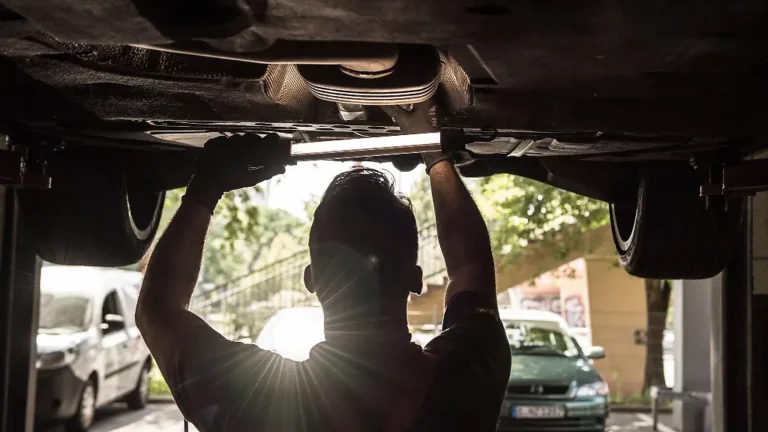 Bei langer Reparatur nach Unfall: Muss die Versicherung monatelang den Mietwagen zahlen?