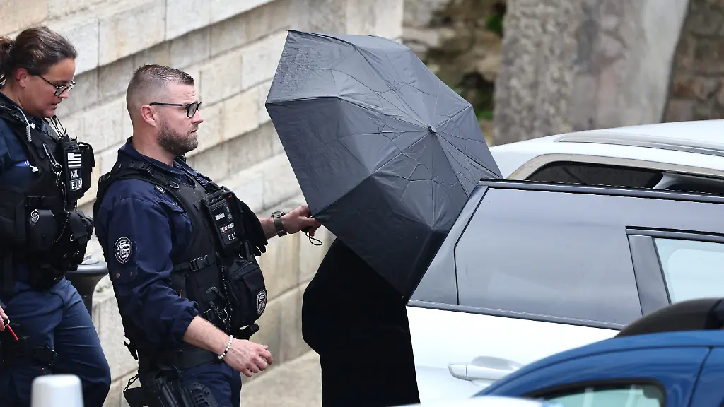 Hundertfacher Kindesmissbrauch: Französischer Ex Chirurg soll noch mehr Menschen vergewaltigt haben