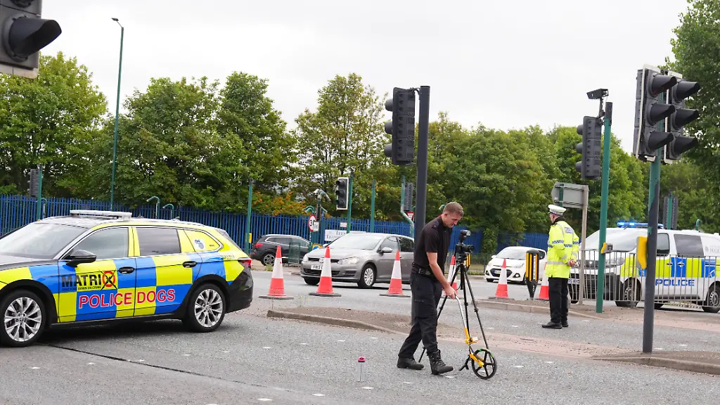 Kollision mit Polizeiwagen: Sieben Tote bei Verfolgung eines Falschfahrers in England