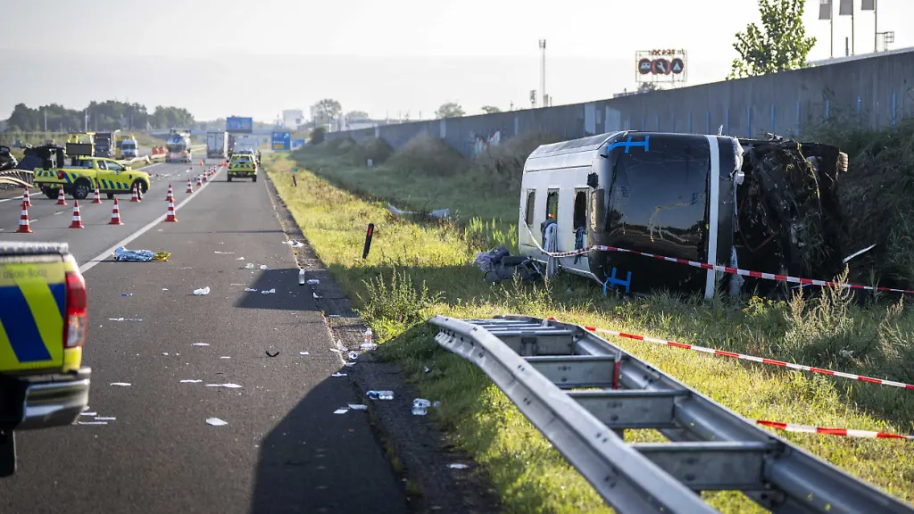 Schweres Busunglück bei Wezep: Abi Fahrt wird für Schüler aus Schleswig Holstein zum Albtraum