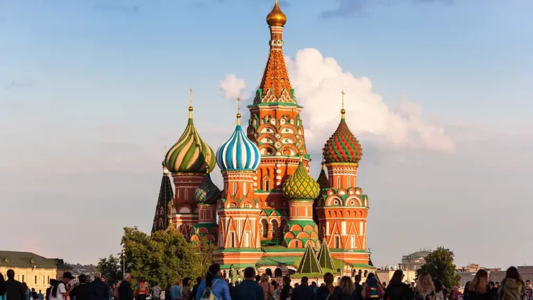 Brand im Büro des Direktors: Medien berichten über Feuer in der Basiliuskathedrale in Moskau