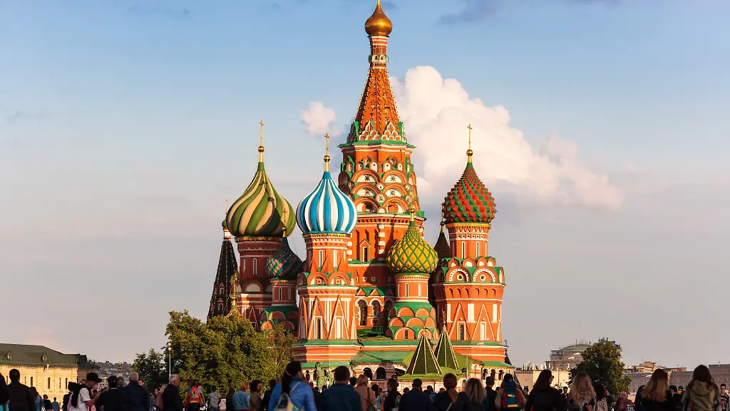 Brand im Büro des Direktors: Medien berichten über Feuer in der Basiliuskathedrale in Moskau