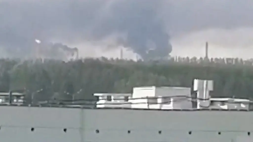 Behörden: Tote und Verletzte bei Angriff auf wichtige Ölraffinerie in Russland durch Ukraine
