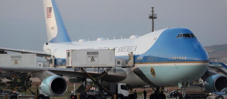 Ablenkungsmanöver: Trump im Catering Wagen statt in der Air Force One?