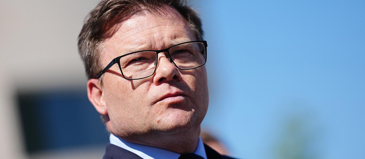 Umweltminister Schneider besucht die Ukraine: Wiederaufbau im Fokus