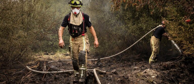 Waldbrand in Belgien fordert Einsatzkräfte stark heraus