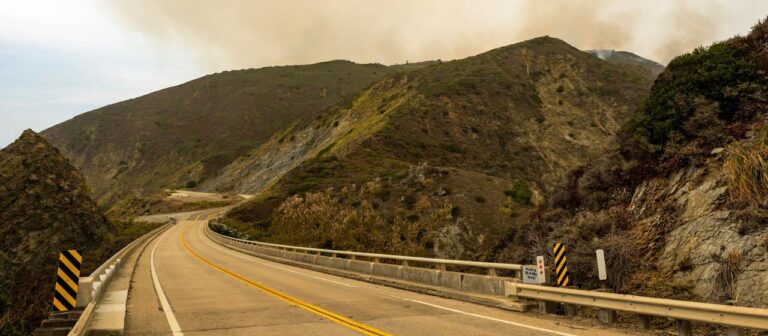 Abschnitt des Highway 1 wegen Bränden in Kalifornien gesperrt