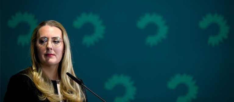 Grünen Fraktionschefin: Regierung sieht bei Spritpreis Abzocke zu
