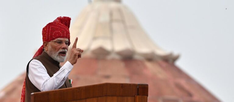 Indiens Premier Modi verspricht der Jugend kostenlose Kurse
