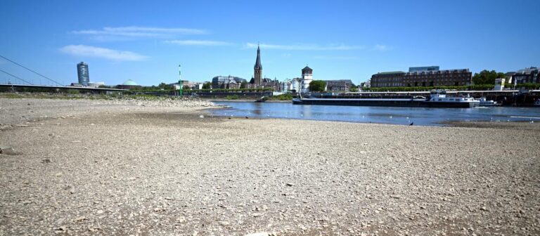 Flüsse erreichen neue Tiefststände wegen Niedrigwasser