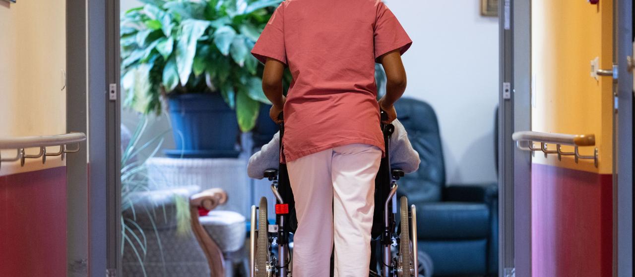 Warum die Pläne für die Pflegereform Kritik auslösen