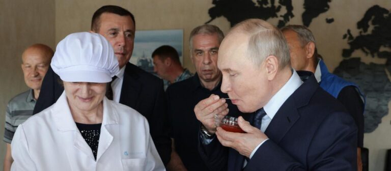 Kritik aus Japan: Putin besucht umstrittene Kurileninsel