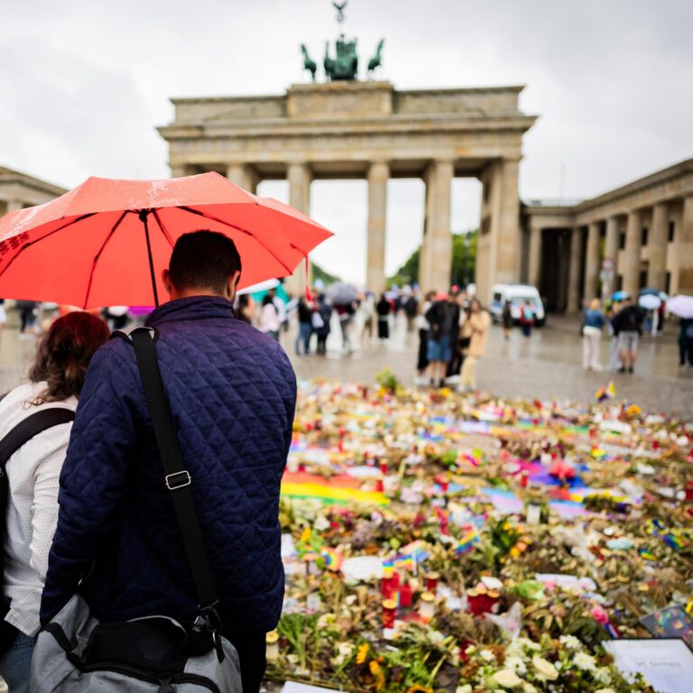 Nach dem CSD Anschlag: Was braucht es für mehr Sicherheit?