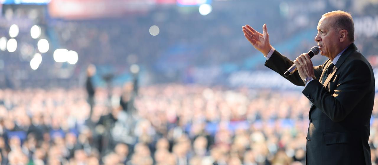 Vom Hoffnungsträger zur Machtmaschine: Erdogans AKP wird 25