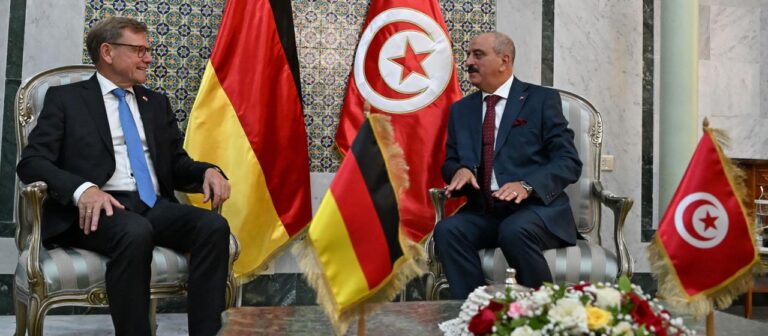 Wadephul in Tunesien und Algerien: Mehr Stabilität für weniger Migration