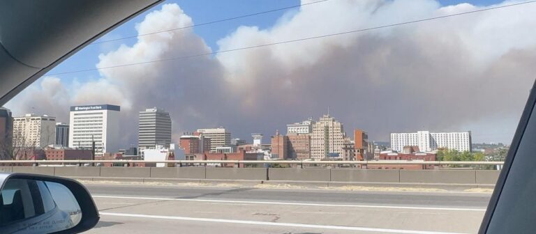 US Bundesstaat Washington: Waldbrand erreicht Großstadt Spokane