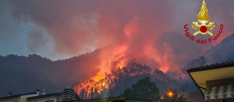 Mehr als 200 Menschen vor Waldbrand am Gardasee in Sicherheit gebracht
