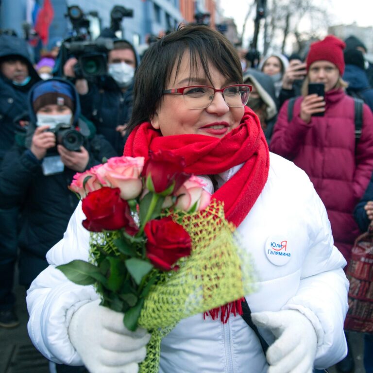 Russische Opposition: Yulia Galyamina sagt, Putin hat die Gesellschaft atomisiert
